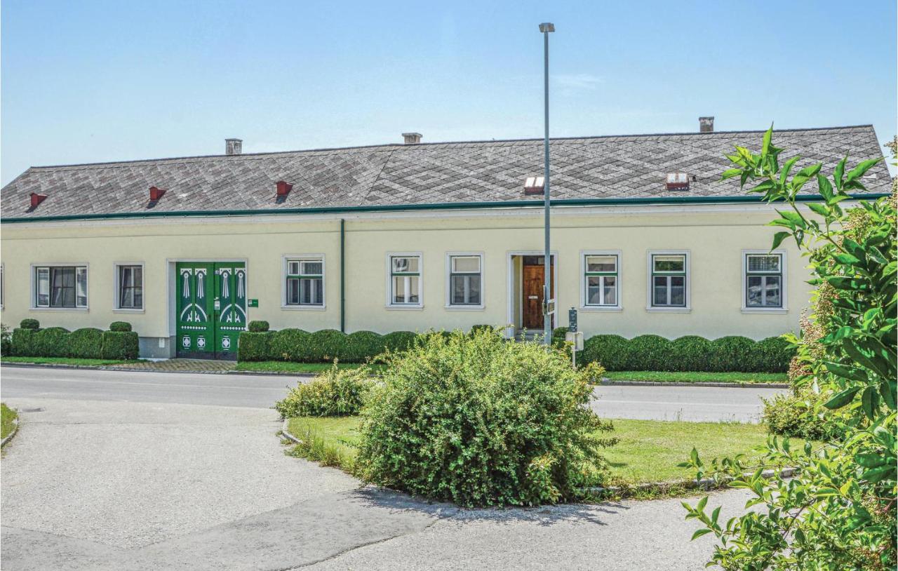 Grosse Ferienwohnung Sierndorf Екстериор снимка